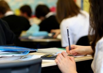 Počela nastava u Hrvatskoj: Škole zaključane, ulazak samo uz pregled