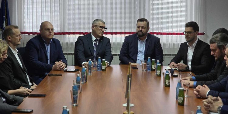 Delegacija Grada Cazina u službenoj posjeti Velikoj Kladuši: Podrška zajedničkim projektima i saradnji