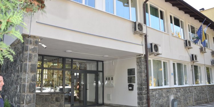 Općinski sud Velika Kladuša: Potvrđena optužnica protiv četvorice Afganistanaca zbog kidnapovanja devet Sirijaca