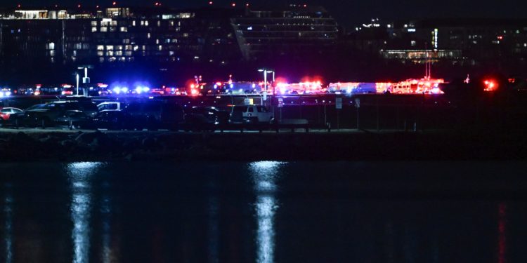 Pronađeno 18 tijela nakon sudara aviona i helikoptera u Washingtonu