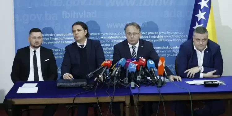 Premijer FBiH održao press konferenciju: Odluka je konačna, minimalna plata u FBiH je 1.000 KM