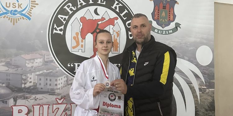 Veliki broj medalja za velikokladuške karate klubove sa Kantonalnog turnira u Bužimu