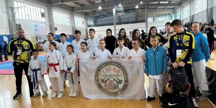 Veliki broj medalja za velikokladuške karate klubove sa Kantonalnog turnira u Bužimu