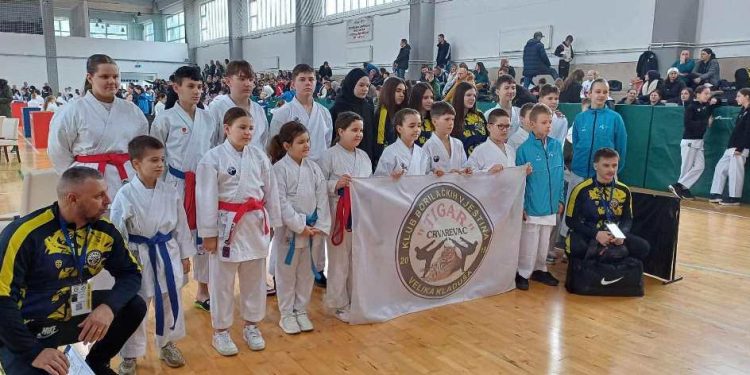 Veliki broj medalja za velikokladuške karate klubove sa Kantonalnog turnira u Bužimu