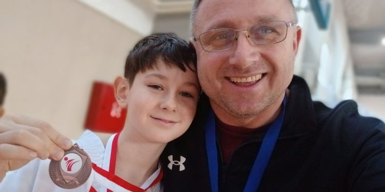 Veliki broj medalja za velikokladuške karate klubove sa Kantonalnog turnira u Bužimu