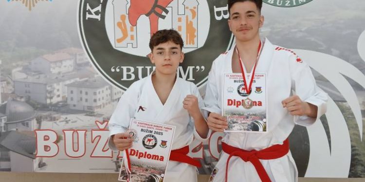 Veliki broj medalja za velikokladuške karate klubove sa Kantonalnog turnira u Bužimu