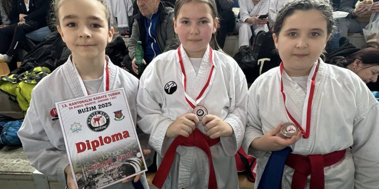 Veliki broj medalja za velikokladuške karate klubove sa Kantonalnog turnira u Bužimu