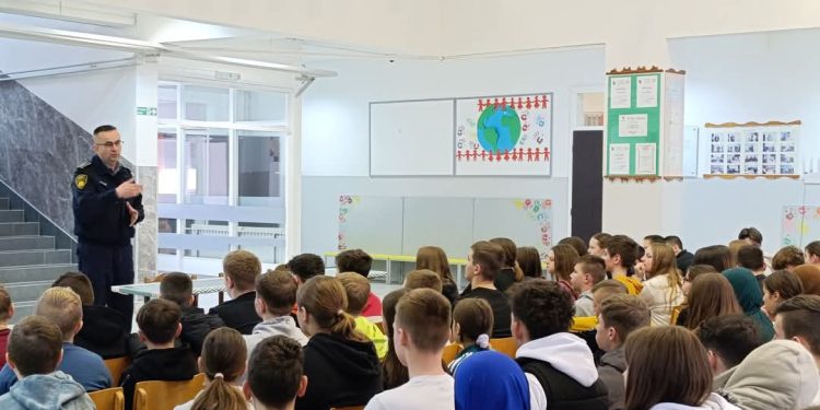 OŠ Todorovo: Edukativno predavanje na temu “Vršnjačko nasilje i nasilje na internetu”