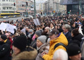 Studenti na protestima u Sarajevu zatražili sankcije zbog stradanja u poplavama u BiH