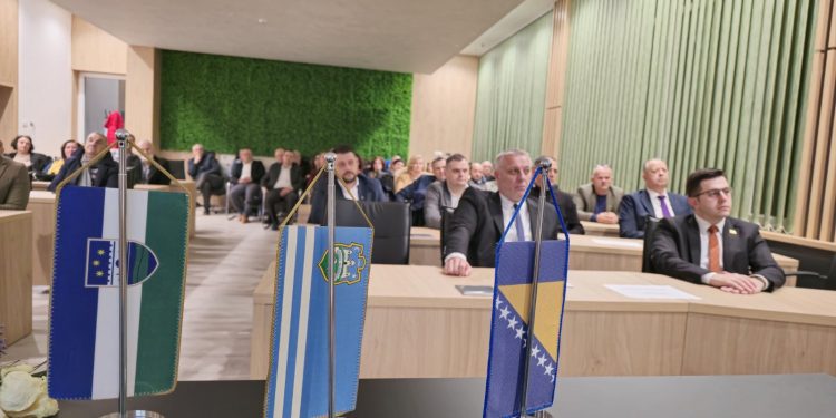 Svečanom akademijom u Velikoj Kladuši obilježen Dan nezavisnosti BiH: Čuvati i očuvati BiH