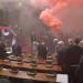 Na sjednici Skupštine Srbije dimne bombe, gađanje jajima i sukobi zastupnika