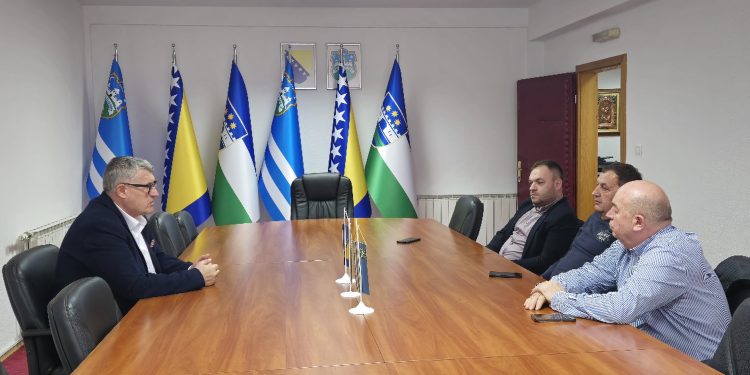 Gradonačelnik Gline u posjeti načelniku Horvatu: Razgovori o aktuelnim projektima i prekograničnoj saradnji 
