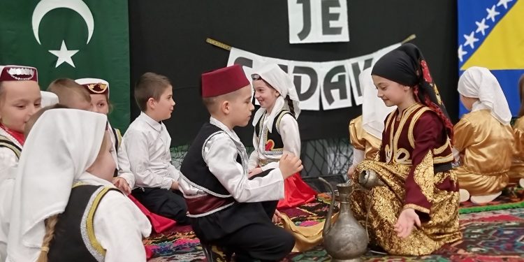 U MZ Podzvizd upriličen tradicionalni iftar uz ilahije i duhovnu muziku