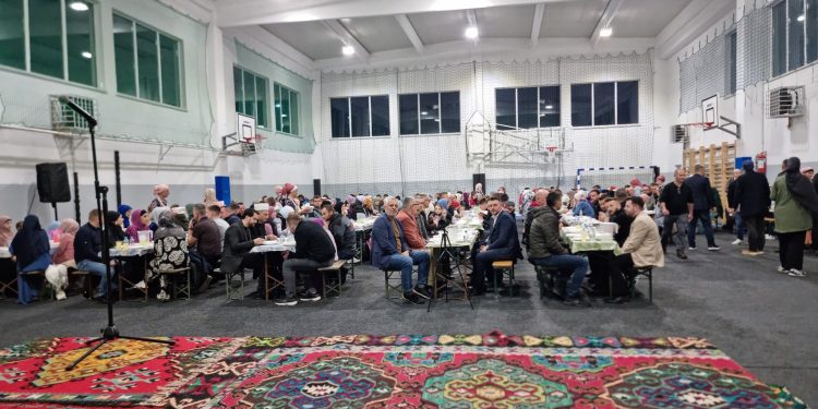 U MZ Podzvizd upriličen tradicionalni iftar uz ilahije i duhovnu muziku