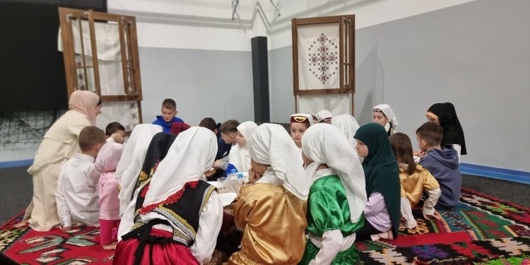 U MZ Podzvizd upriličen tradicionalni iftar uz ilahije i duhovnu muziku