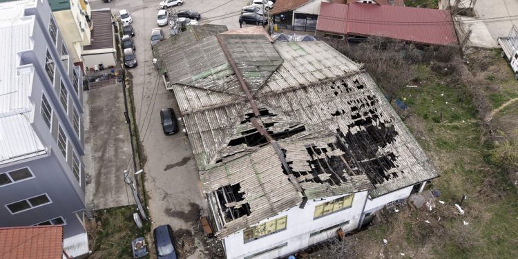 Više od 20 osoba osumnjičeno za požar u diskoteci u S. Makedoniji, proglašena sedmodnevna žalost