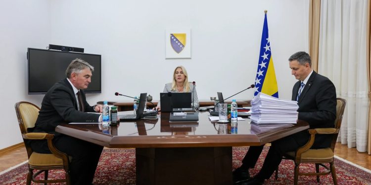 Odgođena vanredna sjednica Predsjedništva BiH o budžetu