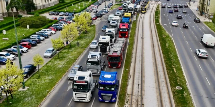Prijevoznici neće blokirati ceste u BiH 28. aprila, ali najavili kako od ideje ne odustaju: Ključan je 4. maj