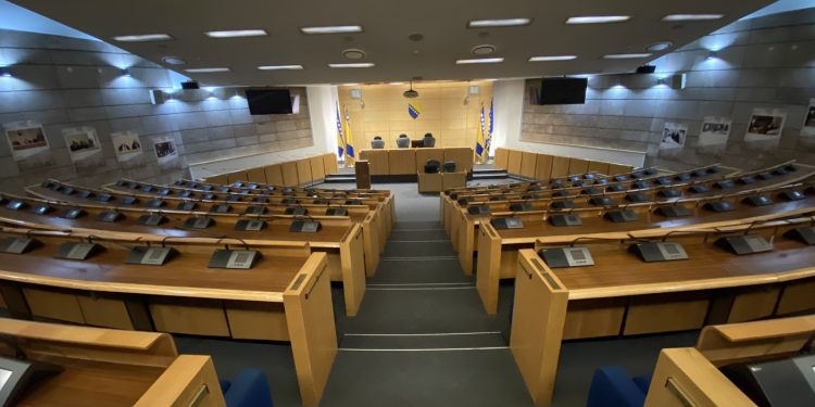 Federalni parlament danas o smanjenju doprinosa za 13,25 posto
