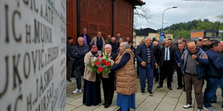 U Velikoj Kladuši obilježena 33. godišnjica formiranja Armije RBiH
