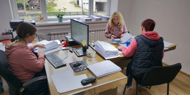 Građani danas biraju članove savjeta 14 mjesnih zajednica na području Velike Kladuše