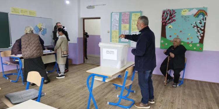 Izbori u MZ: Do 11h svoje biračko pravo iskoristilo 1324 građana