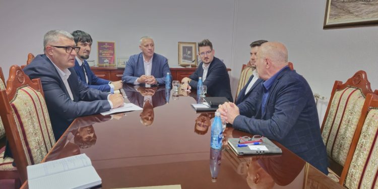 Načelnik Horvat i predstavnici Instituta Arhitektonskog fakulteta Sarajevo razgovarali o projektu Tržnog centra Velika Kladuša