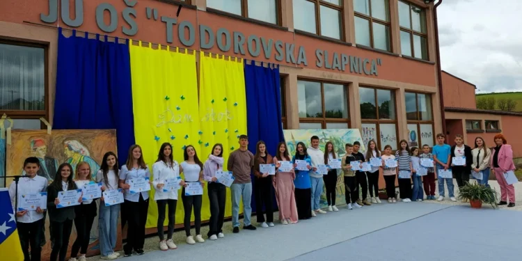 Prigodnim programom OŠ „Todorovska Slapnica“ obilježila Dan škole