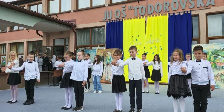 Prigodnim programom OŠ „Todorovska Slapnica“ obilježila Dan škole