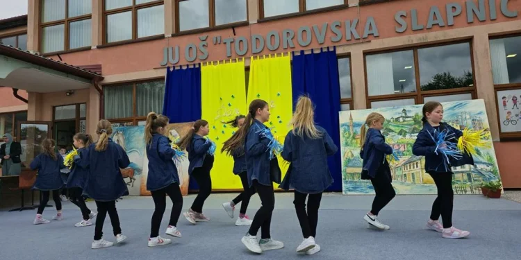 Prigodnim programom OŠ „Todorovska Slapnica“ obilježila Dan škole
