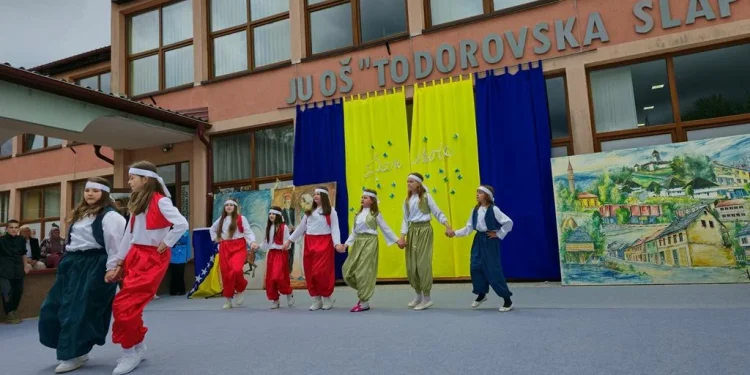 Prigodnim programom OŠ „Todorovska Slapnica“ obilježila Dan škole