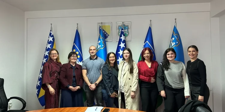 Predstavnici Udruženja djece i mladih oboljelih od dijabetesa USK posjetili Općinu Velika Kladuša i organizovali preventivne preglede za građane