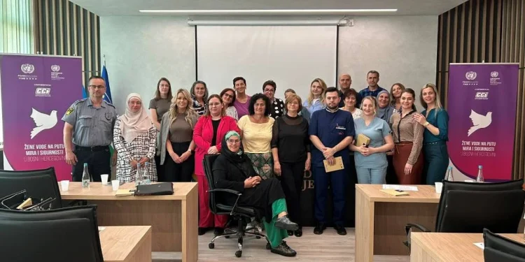 Velika Kladuša: Dijalog predstavnika institucija i nevladinog sektora na temu “Žene vode na putu mira i sigurnosti”