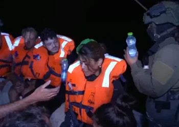 Izraelci preuzeli komandu nad brodom u kojem je Greta Thunberg, neće im dozvoliti ulazak u Gazu