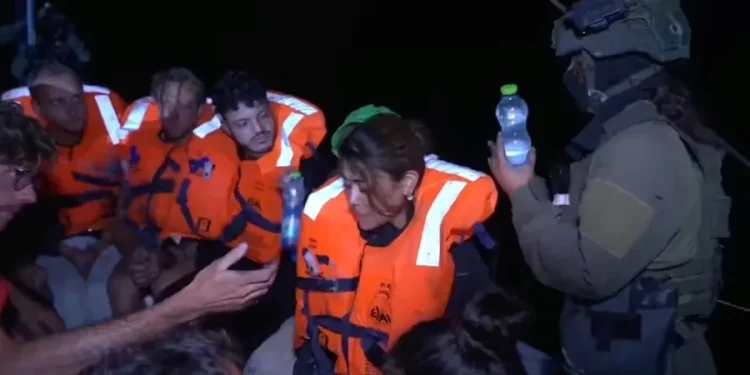 Izraelci preuzeli komandu nad brodom u kojem je Greta Thunberg, neće im dozvoliti ulazak u Gazu