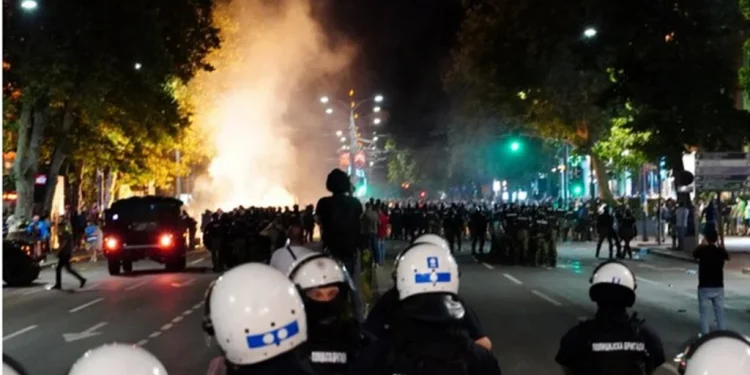 Novi veliki protest studenata u Beogradu: Sukobili se policija i građani