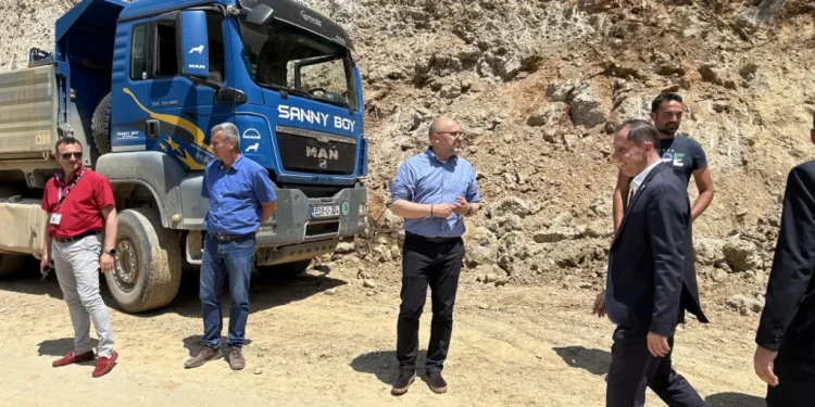 Martin Brod konačno dobija asfalt zahvaljujući sredstvima Federacije BiH, Vlade USK i Grada Bihaća