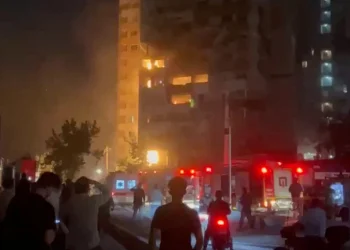 Izrael napao Iran: Udari usmjereni na glavno nuklearno postrojenje, eksplozije odjekuju i Teheranom