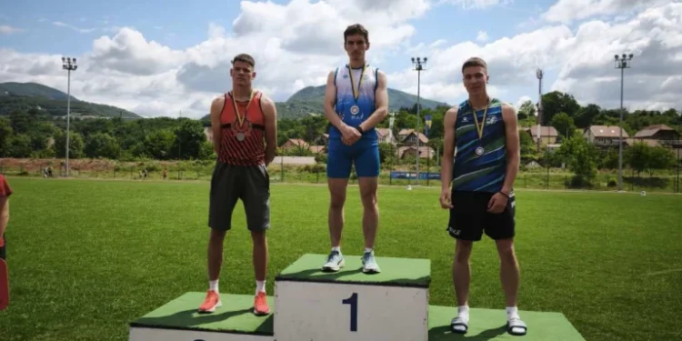 Atletičar Ermin Beganović prvak BiH u discilini 400m u kategoriji takmičara do 20 godina