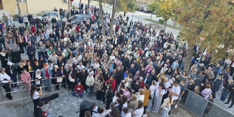 “Srcem za Halida”: Velika Kladuša odala počast muzičkoj legendi