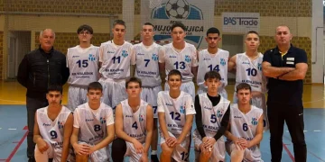 Dan košarke u Velikoj Kladuši: Kadeti Krajišnika dominantni, priznanja za najmlađe i zahvala donatorima
