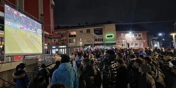 Zmajevi u Beču ispustili trijumf za plasman na Svjetsko prvenstvo, reprezentacija se bodrila s Trga mladih u Velikoj Kladuši