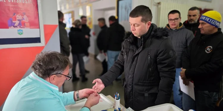 Održana akcija dobrovoljnog darivanja krvi u Velikoj Kladuši