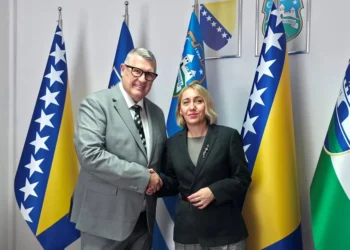 Federalna ministrica okoliša i turizma Nasiha Pozder u Velikoj Kladuši: Obilazak Radića mosta i Starog grada