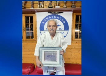 Karate savez BiH dodijelio specijalnu nagradu “Salko Ćurić” treneru Eminu Redžiću