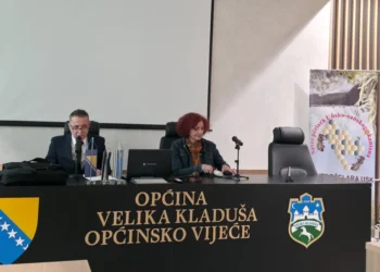 Panel diskusija „Bolesti pčelinjih zajednica“: Izostanak uzorkovanja izazov za pčelare i struku