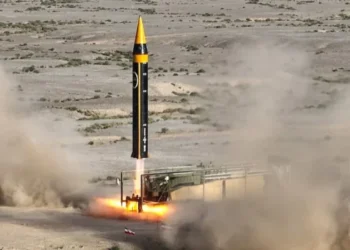 Iran uzvratio na napad: Najmanje 30 projektila leti ka Izraelu