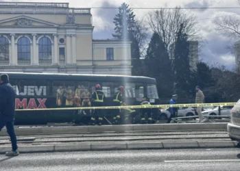 U Kantonu Sarajevo danas Dan žalosti: Na mjestu tramvajske nesreće građani i danas traže odgovornost nadležnih