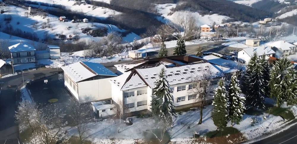 Obavijest za osnovne i srednje škole na području USK: Sutra redovni nastavni proces