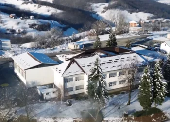 Obavijest za osnovne i srednje škole na području USK: Sutra redovni nastavni proces